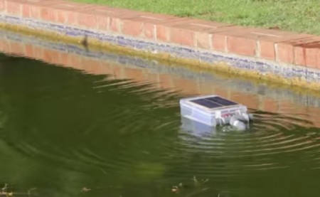 池に浮かべた蚊の発生を防ぐ装置